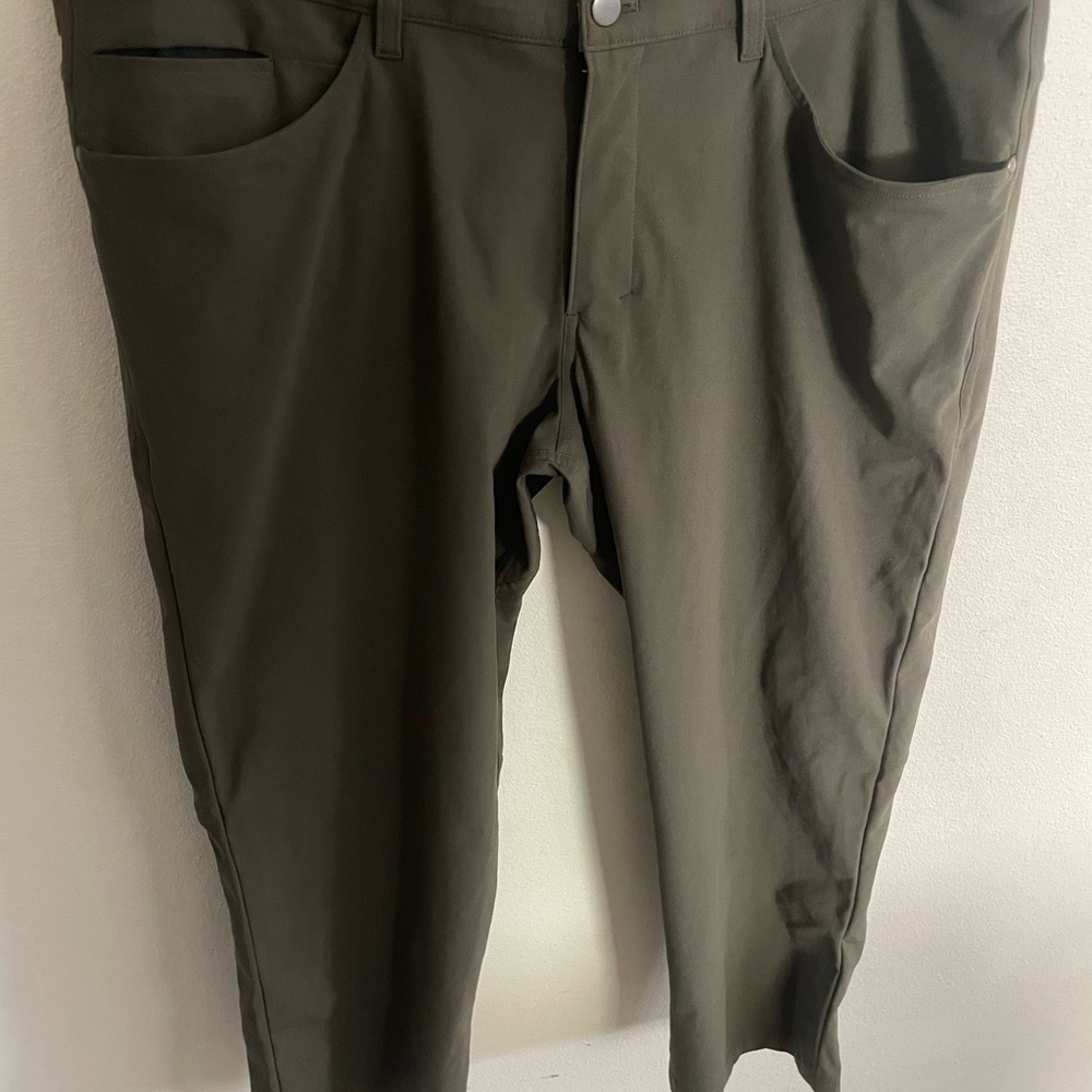 Lululemon Athletica Olive Green Pants‎ Size 38